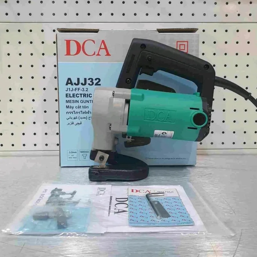 Máy cắt tôn dùng điện DCA AJJ32 710W