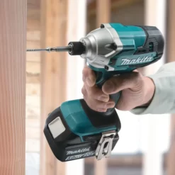 Máy vặn vít dùng pin 18V Makita DTD156Z (không bao gồm pin & sạc)