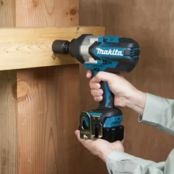Máy siết bu lông dùng pin 18V Makita DTW1002Z (không bao gồm pin&sạc)